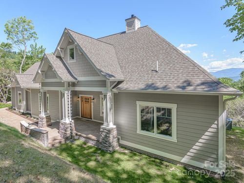 62 Sharp Rd W, Black Mountain, NC, 28711-8730 | Card Image