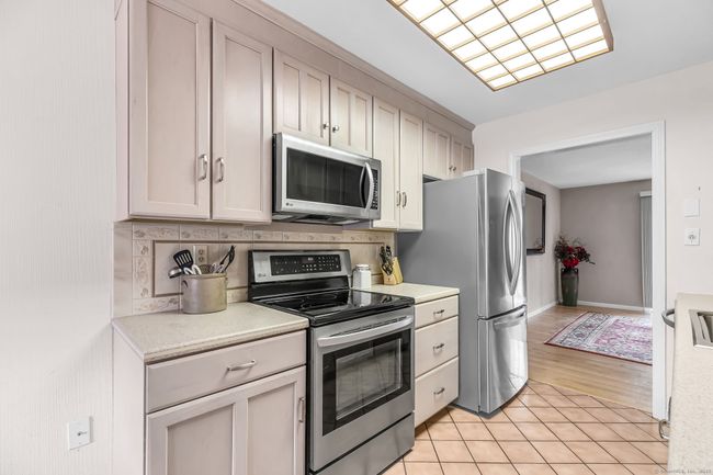 213 Meadows, Condo with 2 bedrooms, 3 bathrooms and 2 parking in Enfield CT | Image 9
