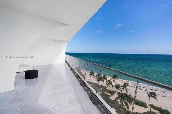 902 - 16901 Collins Ave, Condo with 2 bedrooms, 2 bathrooms and null parking in Sunny Isles Beach FL | Image 12