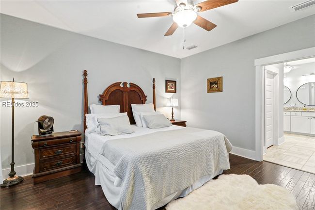 Primary suite Bedroom | Image 20