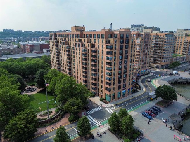 APT-103 - 2 Constitution Ct, Condo with 3 bedrooms, 3 bathrooms and null parking in Hoboken NJ | Image 37