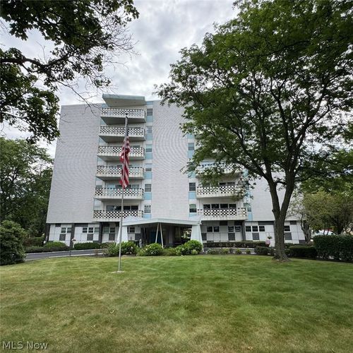 275 N Portage Path, Akron, OH, 44303-1212 | Card Image