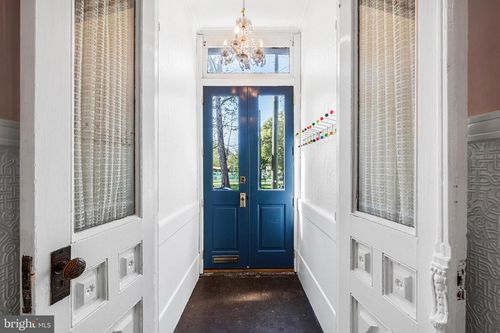 329 Tasker St, PHILADELPHIA, PA, 19148-1326 | Card Image