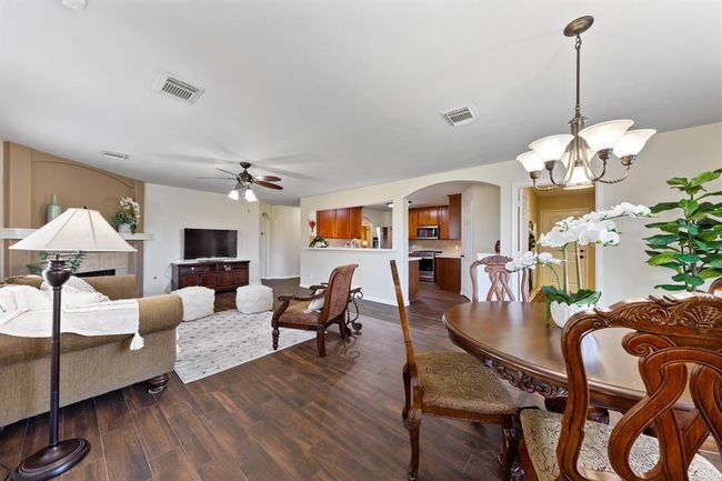1901 Plum Falls Ln, House other with 6 bedrooms, 4 bathrooms and 2 parking in Pearland TX | Image 10
