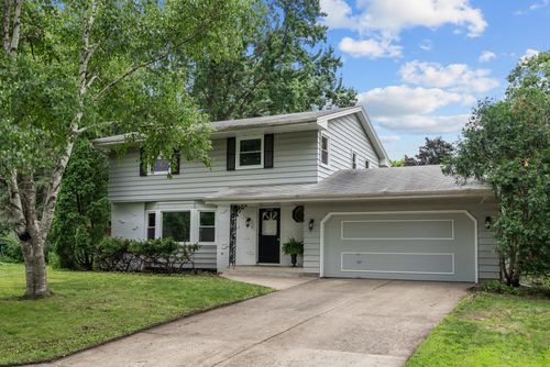 2435 Lamplighter Ln, Golden Valley, MN, 55422-3316 | Card Image