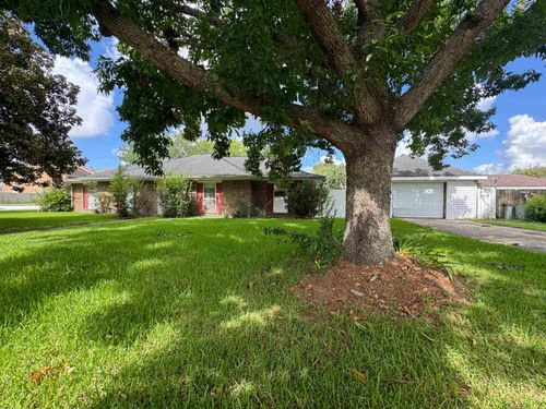 305 Snead St, Berwick, LA, 70342-2021 | Card Image