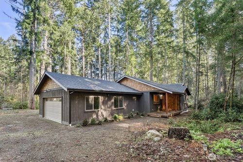 11211 Juniper Pl, Anderson Island, WA, 98303-9819 | Card Image