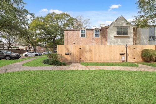 889 Wax Myrtle Ln, Houston, TX, 77079-3768 | Card Image