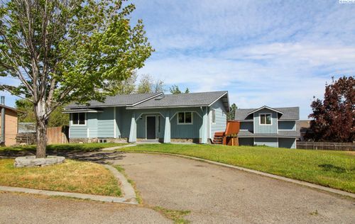 1204 12th St, Benton City, WA, 99320-8511 | Card Image