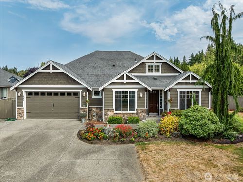 945 Secord Ct, Camano Island, WA, 98282-7663 | Card Image