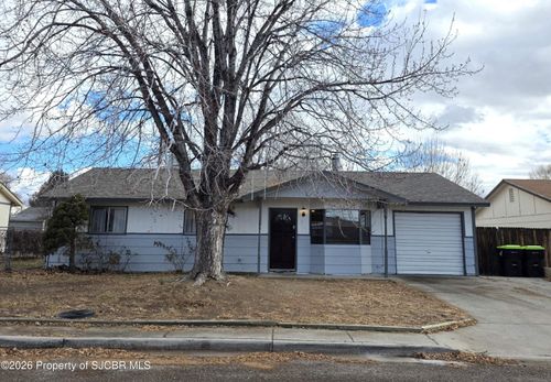 302 N Willow St, Bloomfield, NM, 87413-5624 | Card Image