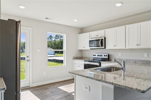 82 Our Way Dr, Kilmarnock, VA, 22482-3889 | Card Image