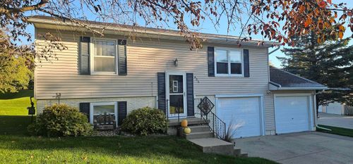 406 Twin View Dr, Decorah, IA, 52101-2531 | Card Image
