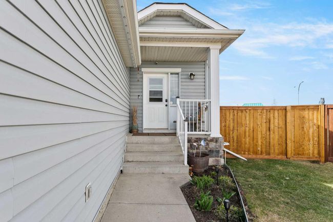 126 Westcreek Bay, Home with 4 bedrooms, 3 bathrooms and 4 parking in Chestermere AB | Image 3