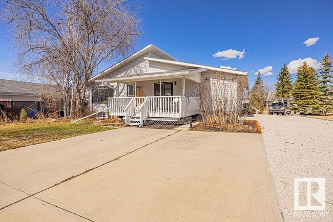 5209 37a Ave, House other with 4 bedrooms, 2 bathrooms and null parking in Wetaskiwin AB | Image 15
