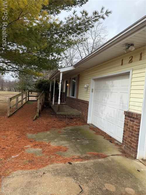 12113 Carpenter Rd, Davison, MI, 48423-9361 | Card Image