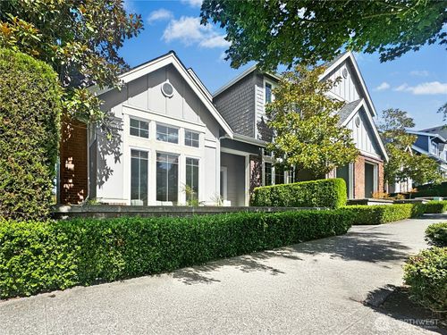 2300 Ne Park Dr, Issaquah, WA, 98029-7401 | Card Image