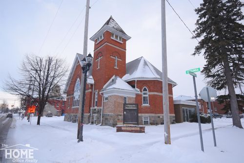 230 N Woodworth St, Corunna, MI, 48817-1300 | Card Image