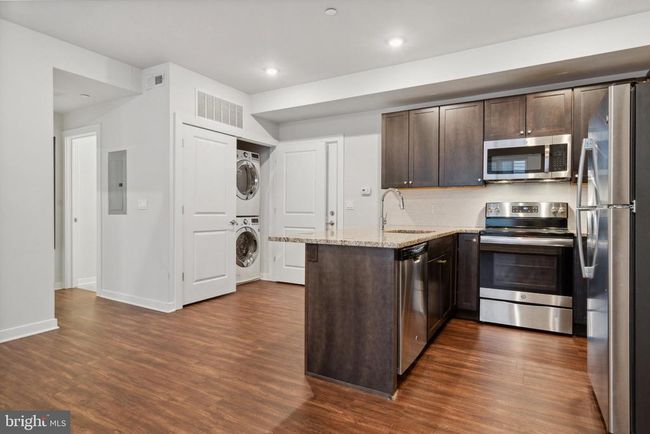 UNIT-402 - 4217 Chestnut St, Condo with 2 bedrooms, 2 bathrooms and null parking in PHILADELPHIA PA | Image 7
