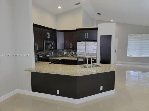 928 Falling Water Rd, Weston, FL, 33326-3554 | Card Image