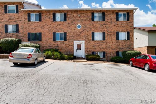 201-7 Village West Court, Washington, MO, 63090 | Card Image