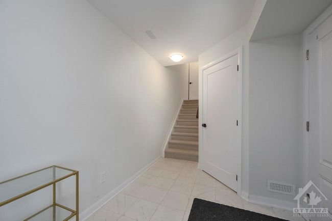909 Lixnaw Crt, Townhouse with 2 bedrooms, 3 bathrooms and 3 parking in Ottawa ON | Image 5