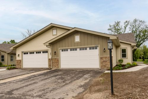 20910 Gray St, Lannon, WI, 53046 | Card Image