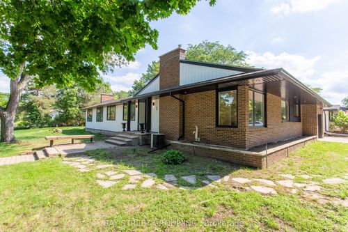 2 Parklane Cres, Saint Catharines, ON, L2T3V1 | Card Image