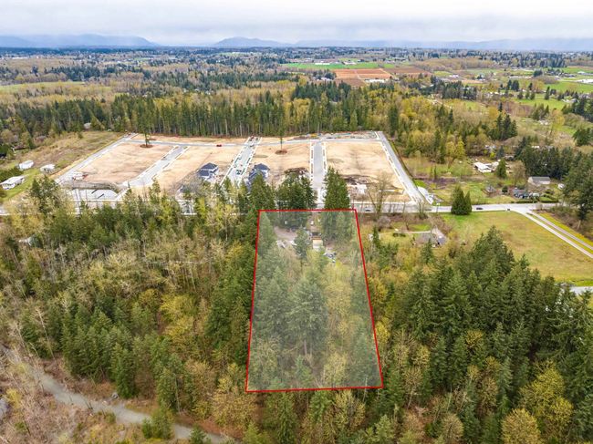 3381 208 St, House other with 3 bedrooms, 2 bathrooms and 9 parking in Langley BC | Image 5
