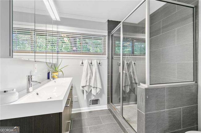 2337 Elmwood Cir Se, House other with 3 bedrooms, 3 bathrooms and null parking in Atlanta GA | Image 17