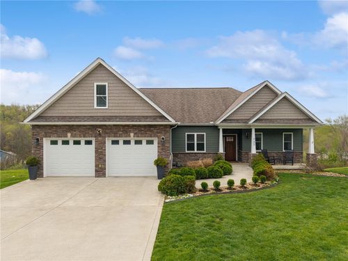 737 Janwood Dr, Latrobe, PA, 15650-6437 | Card Image