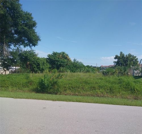 612 Dolphin Pkwy, PUNTA GORDA, FL, 33950-6816 | Card Image