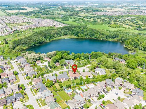 11 Macleod Estate Crt, Richmond Hill, ON, L4E0B1 | Card Image