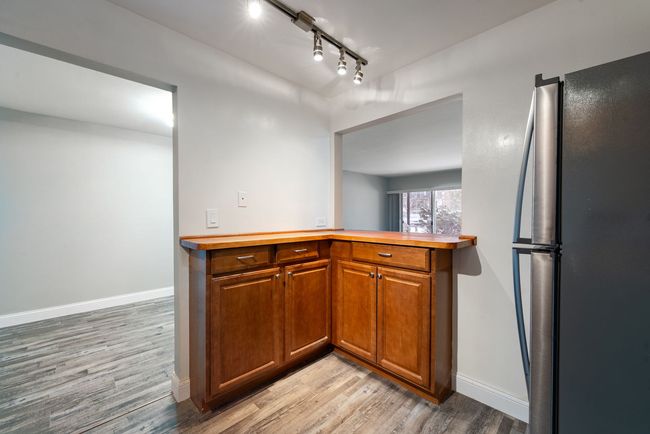APT-102 - 5300 Carriageway Dr, Condo with 2 bedrooms, 1 bathrooms and 2 parking in Rolling Meadows IL | Image 8