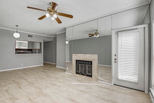 210-807 W 25th St, Austin, TX, 78705-4407 | Card Image