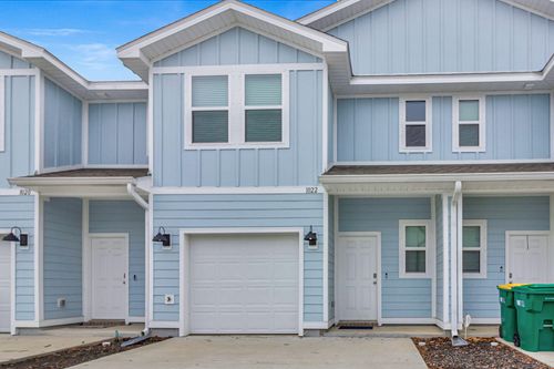 1022 Mclaren Cir, Fort Walton Beach, FL, 32547-1194 | Card Image