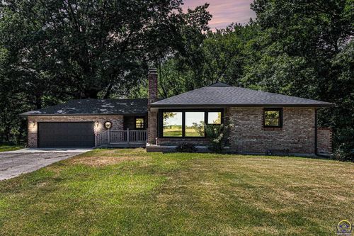 3329 Nw Brickyard Rd, Topeka, KS, 66618-3705 | Card Image