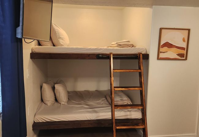 1206 Bunks | Image 14