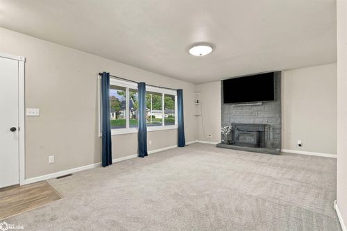 2244 S Main Street, Burlington, IA, 52601 | Card Image