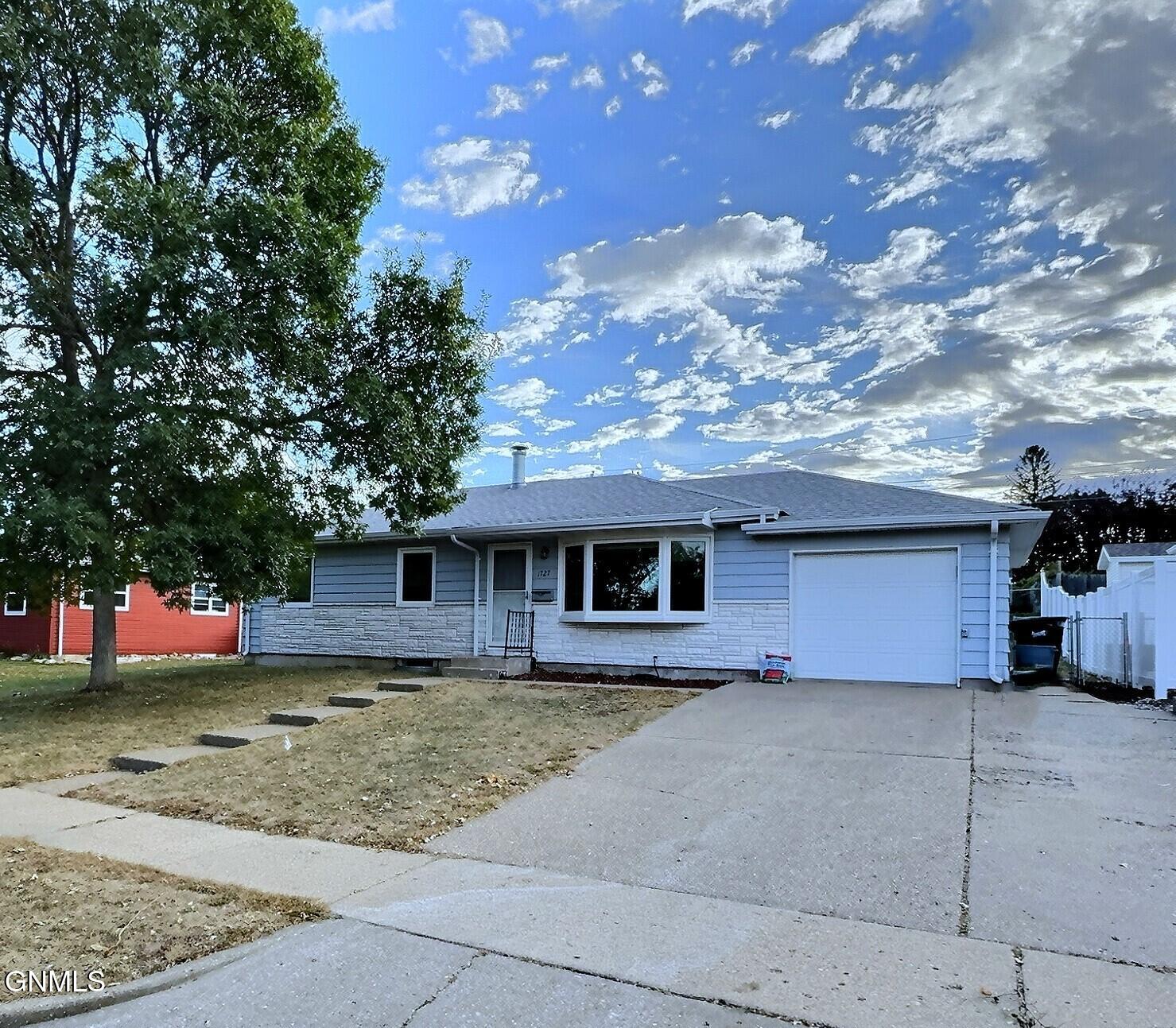 Ryan Dr, Bismarck, ND 58501