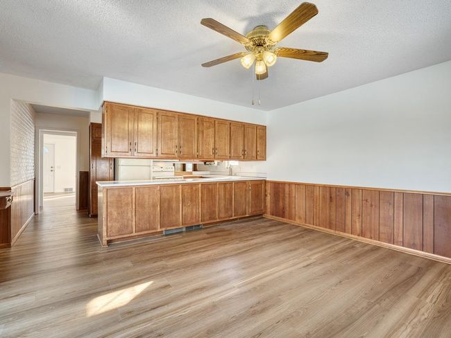 7 - Family Room.jpg | Image 7