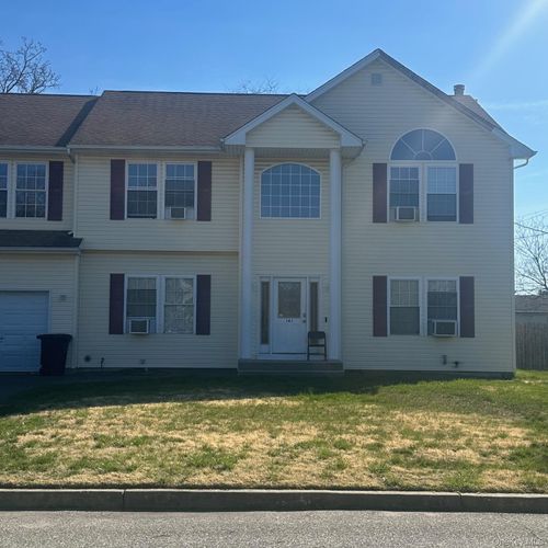 141 N 28th St, Wyandanch, NY, 11798-2008 | Card Image