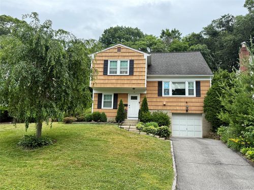 18 Coralyn Ave, White Plains, NY, 10605-3826 | Card Image