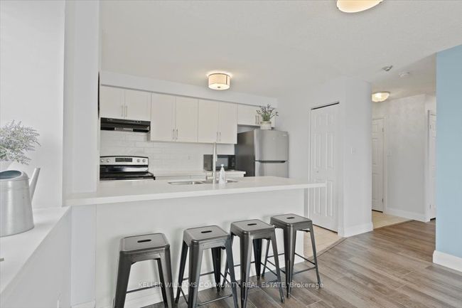 301 - 91 Aspen Springs Dr, Condo with 2 bedrooms, 1 bathrooms and 1 parking in Clarington ON | Image 11