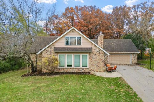 71 Deer Hills Ct, NORTH OAKS, MN, 55127-2208 | Card Image
