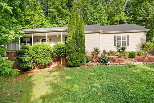 9711 Imperial Dr, Ooltewah, TN, 37363-8012 | Card Image