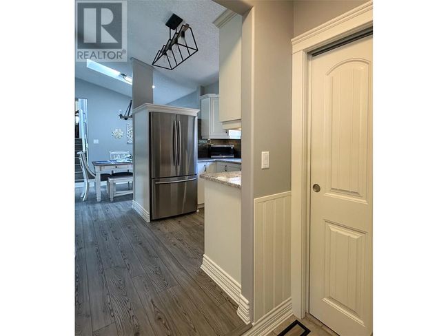 611 Gertrude St, House other with 3 bedrooms, 2 bathrooms and 4 parking in Midway BC | Image 5