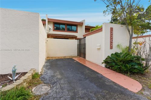 7707 Sw 105th Pl, Miami, FL, 33173 | Card Image