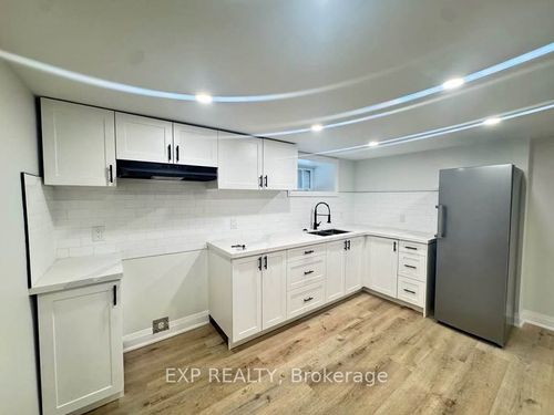 5-952 Main Street E, Hamilton, ON, L8M1M8 | Card Image