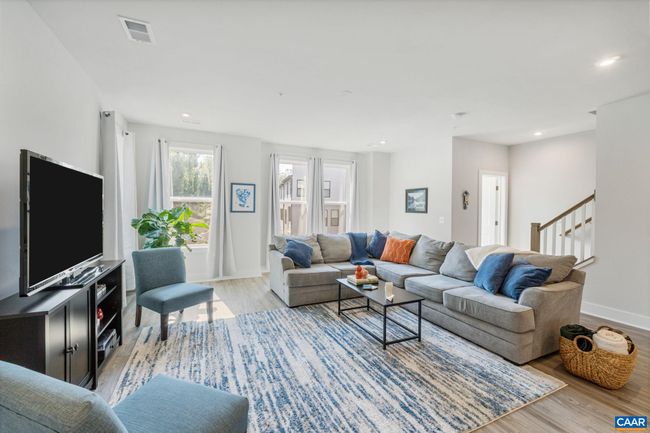 B - 802 Wesley Ln, Condo with 3 bedrooms, 3 bathrooms and null parking in CHARLOTTESVILLE VA | Image 19